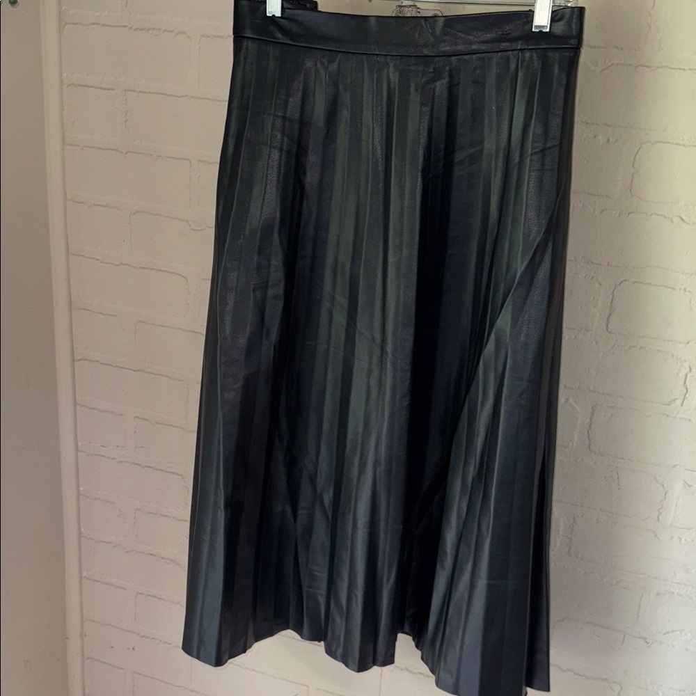 Eloquii Black Midi A-Line Skirt Pleated faux leather look size 20 back zip